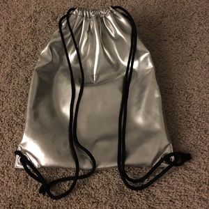 METALLIC DRAWSTRING BAG ✨